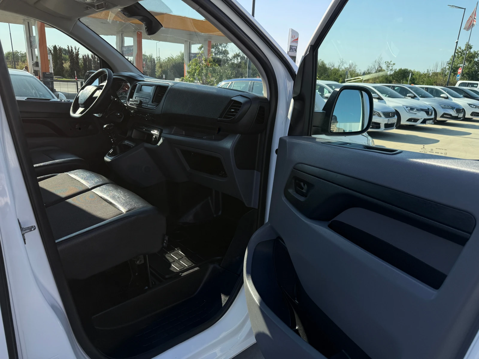 Peugeot Expert LONG PREMIUM 2.0 HDI, снимка 9 - Автомобили и джипове - 55636699