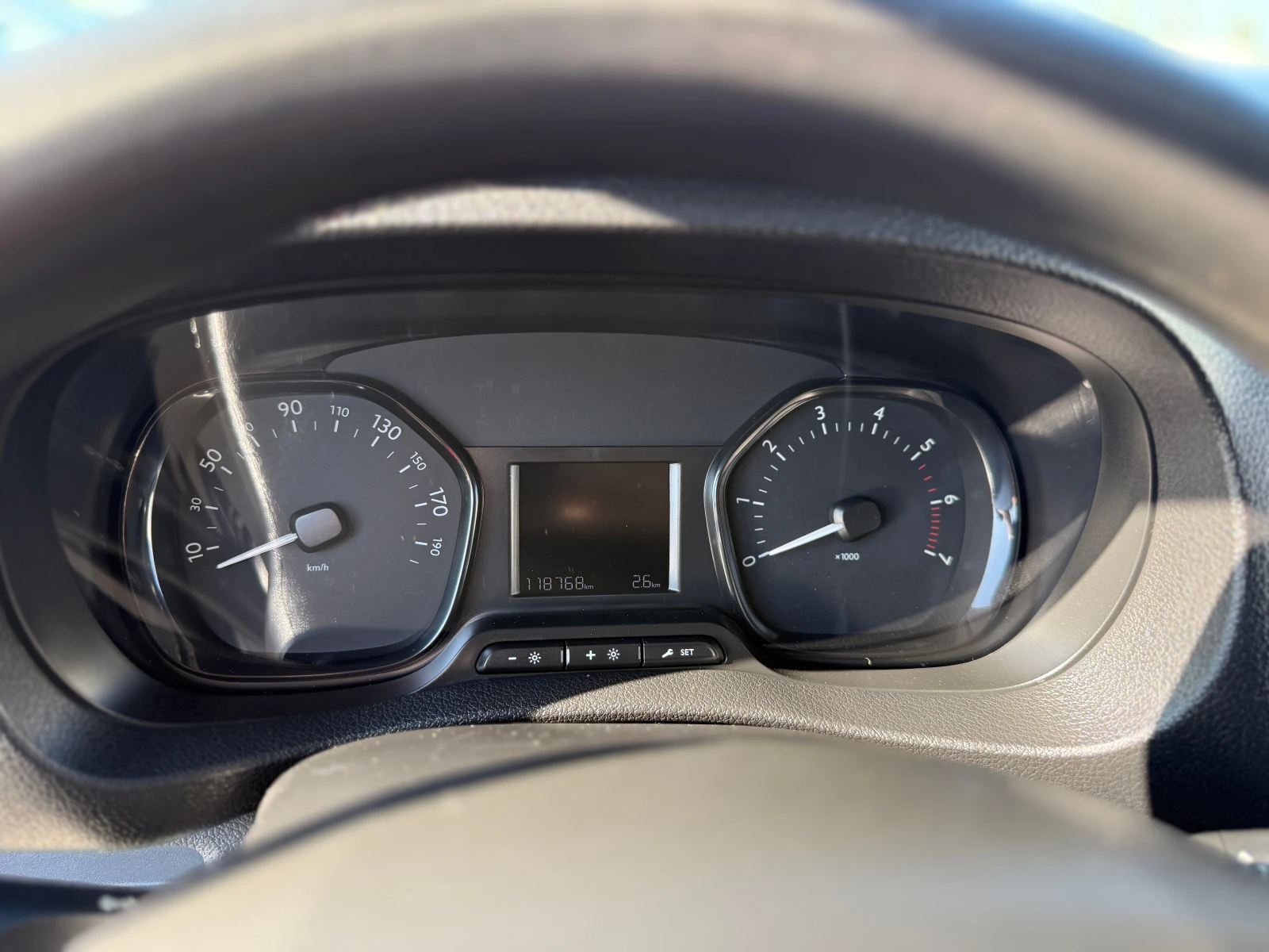 Peugeot Expert LONG PREMIUM 2.0 HDI, снимка 15 - Автомобили и джипове - 55636699