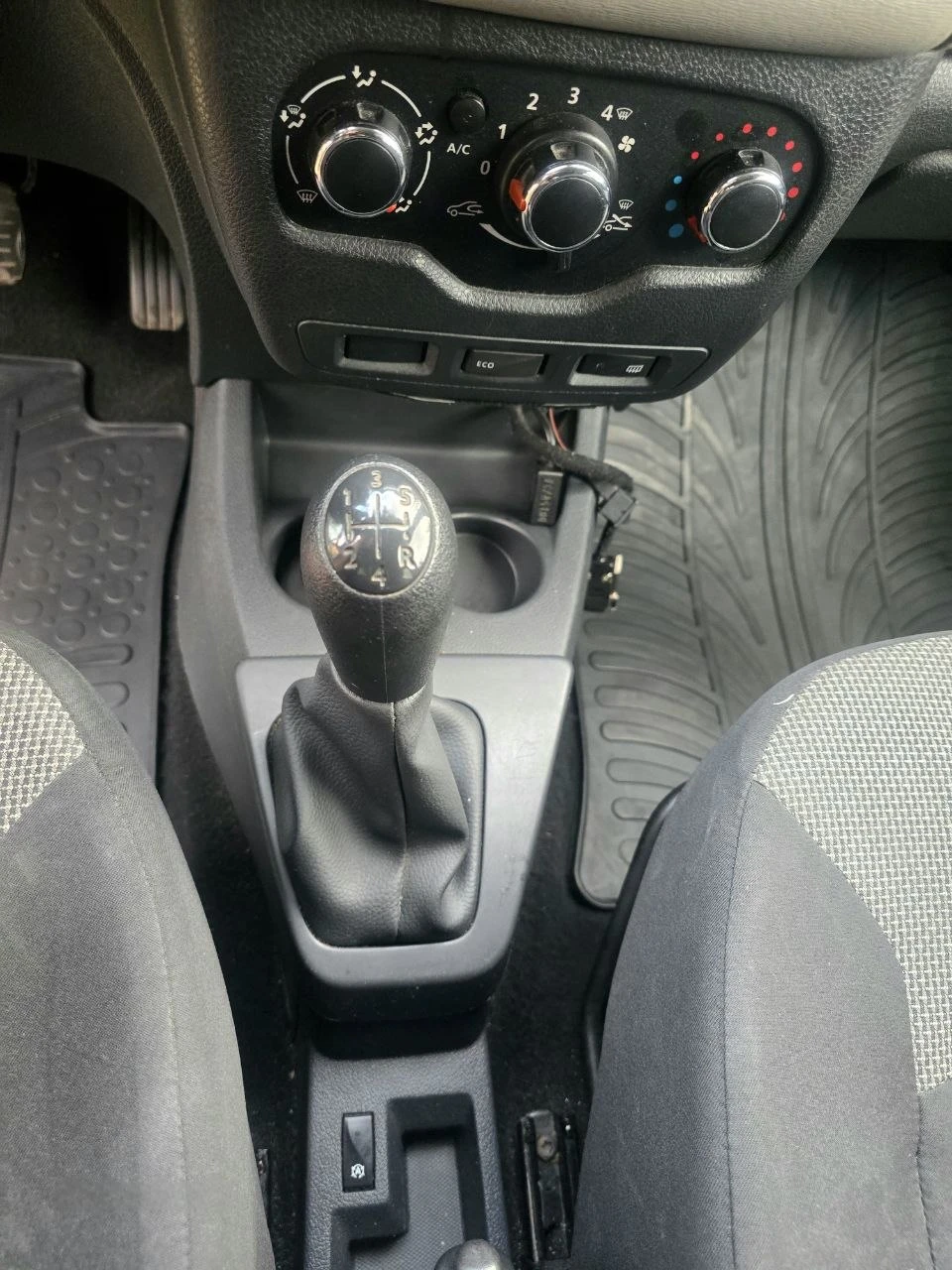 Dacia Dokker, снимка 10 - Автомобили и джипове - 55667714