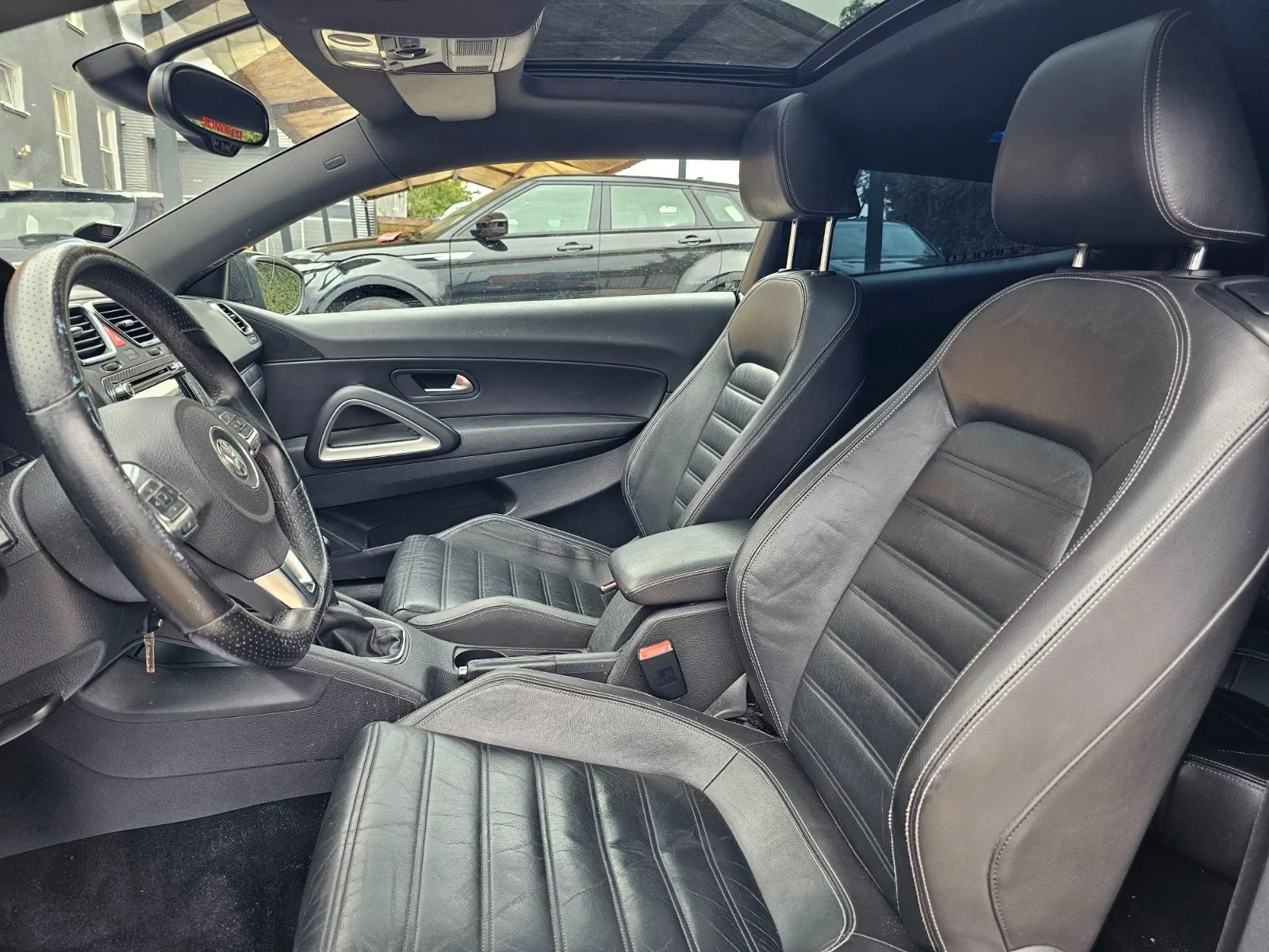 VW Scirocco 2.0 TDI 140 PS, снимка 10 - Автомобили и джипове - 55885685