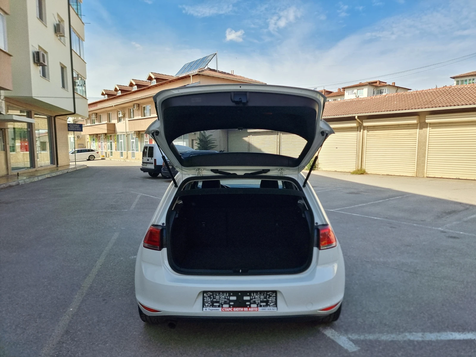 VW Golf 1.6TDI* AVTOMAT* DSG, снимка 15 - Автомобили и джипове - 56269955