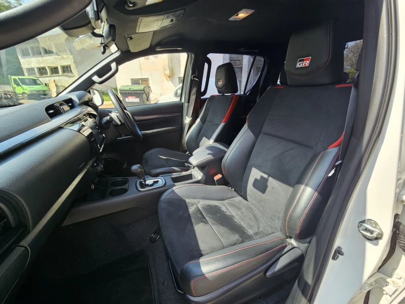 Toyota Hilux GR 2.4d, снимка 12 - Автомобили и джипове - 50275638