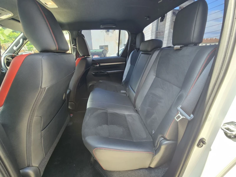 Toyota Hilux GR 2.4d, снимка 13 - Автомобили и джипове - 50275638