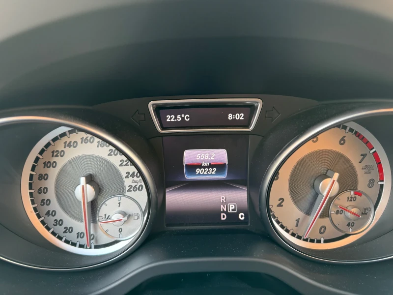 Mercedes-Benz GLA 250, снимка 11 - Автомобили и джипове - 52483201