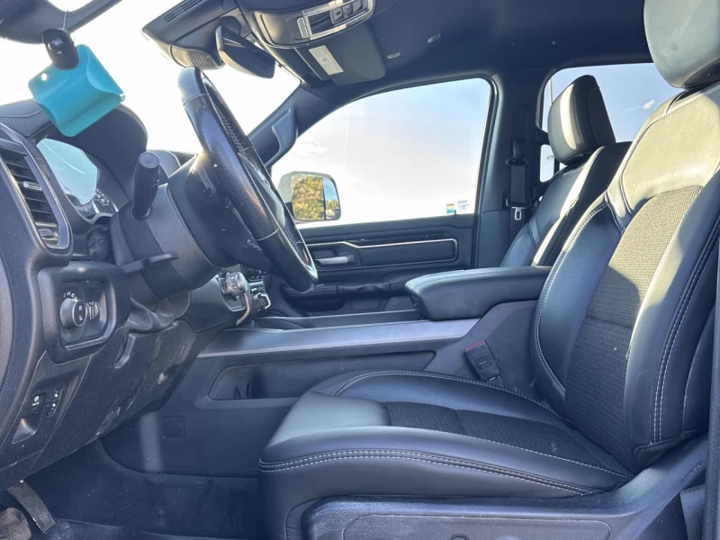 Dodge RAM 1500 CARFAX* АВТОФИНАНСИРАНЕ* БЕЗ ПЪРВОНАЧАЛНА ВНОСКА* , снимка 11 - Автомобили и джипове - 52835230