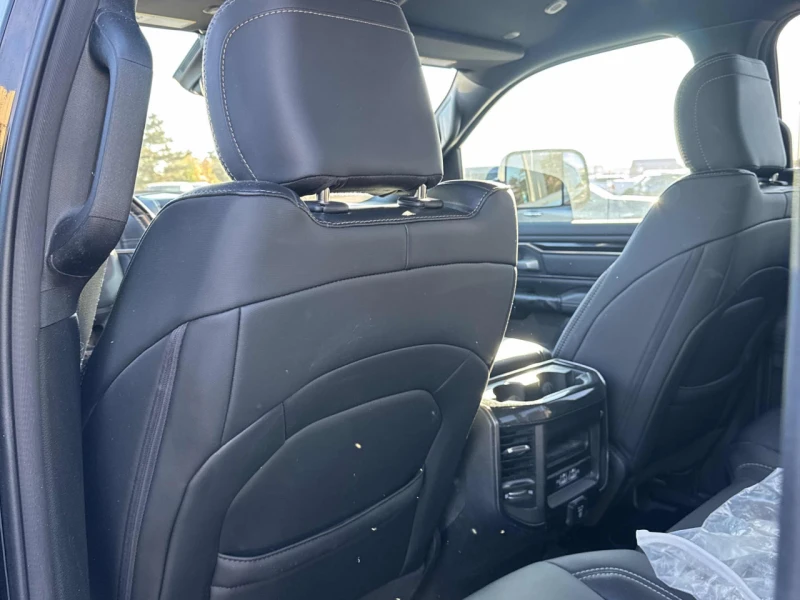 Dodge RAM 1500 CARFAX* АВТОФИНАНСИРАНЕ* БЕЗ ПЪРВОНАЧАЛНА ВНОСКА* , снимка 9 - Автомобили и джипове - 52835230