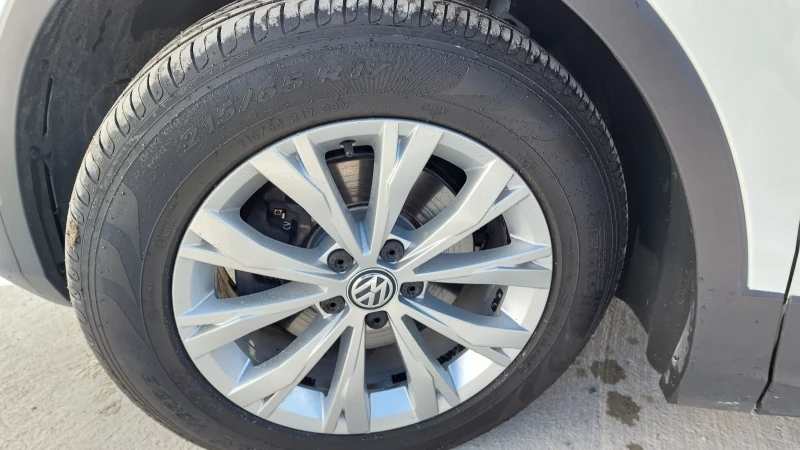 VW Tiguan 2000куб.150коня, снимка 8 - Автомобили и джипове - 53385500
