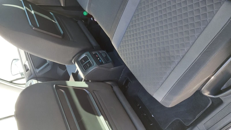 VW Tiguan 2000куб.150коня, снимка 9 - Автомобили и джипове - 53385500