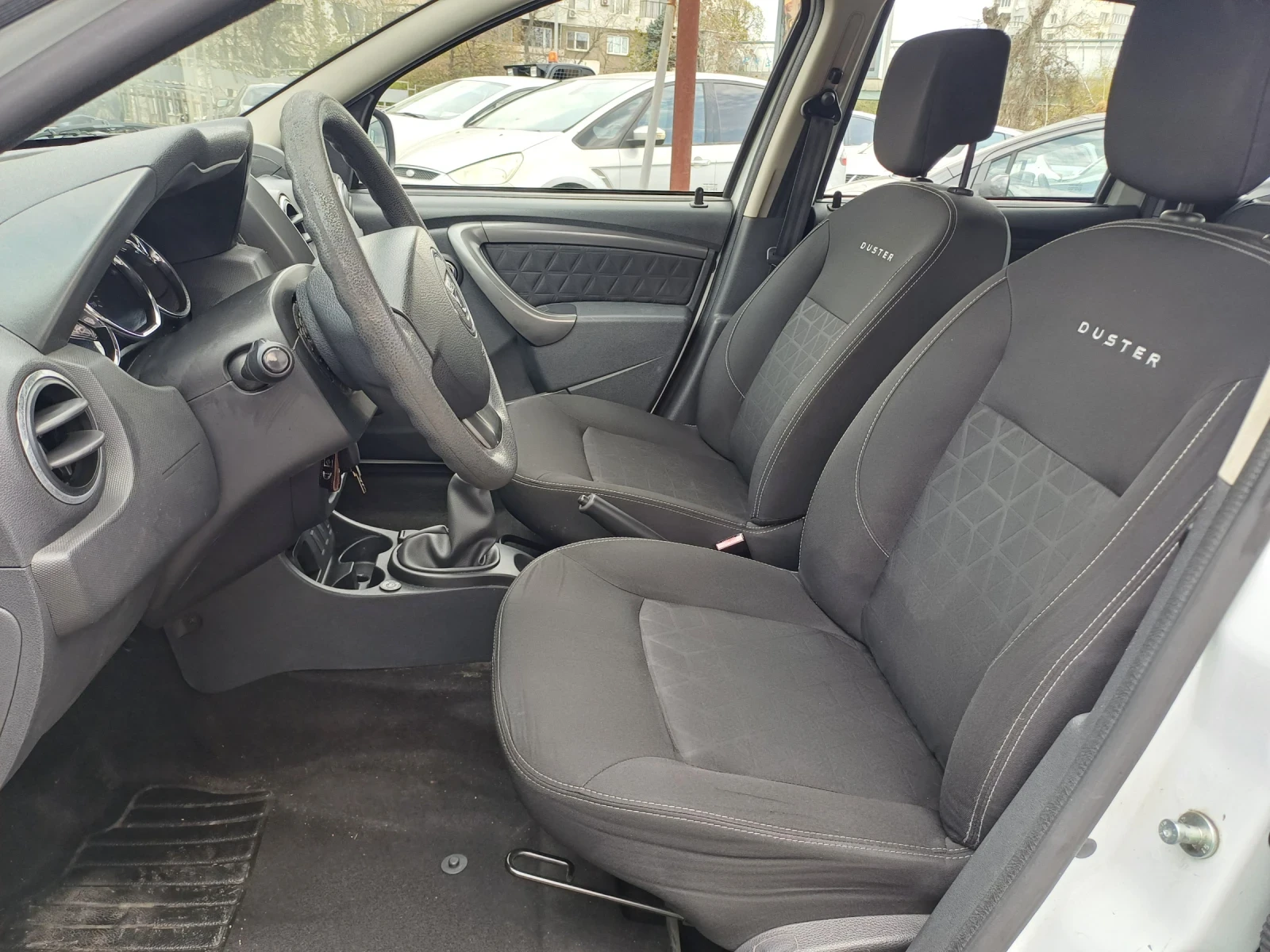 Dacia Duster 1.6 i GPL - изображение 9