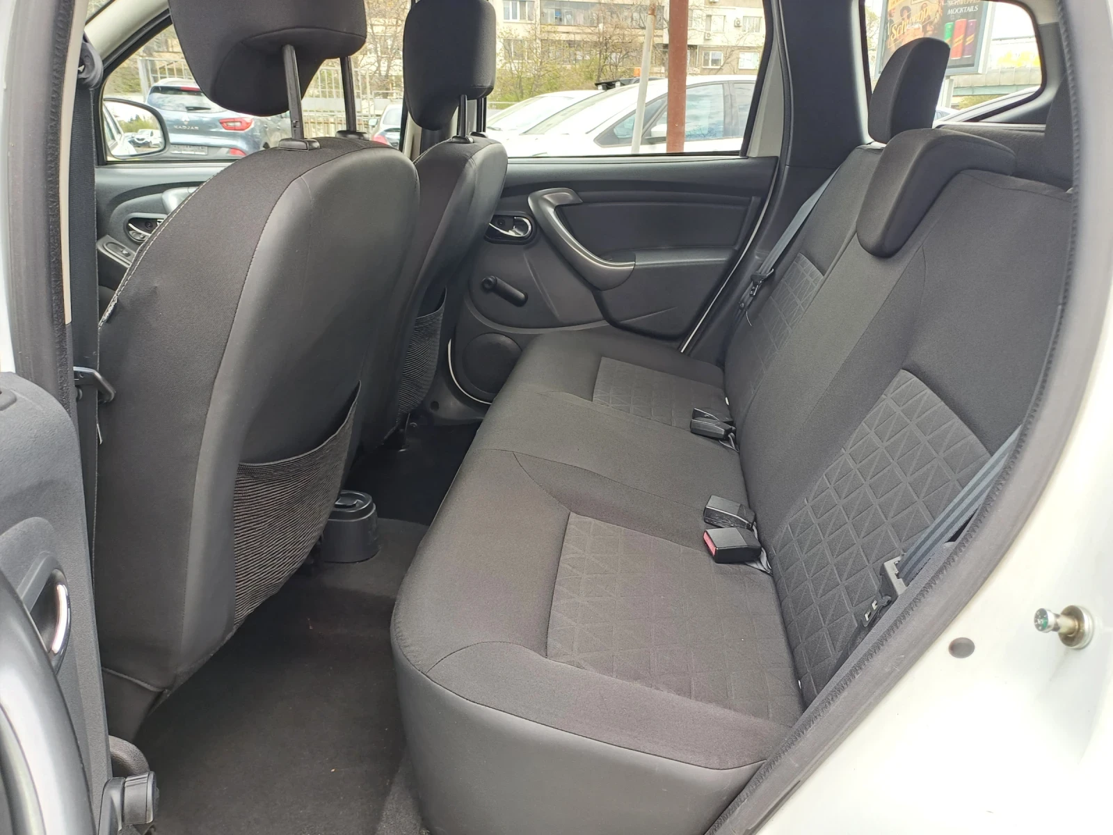 Dacia Duster 1.6 i GPL - изображение 10