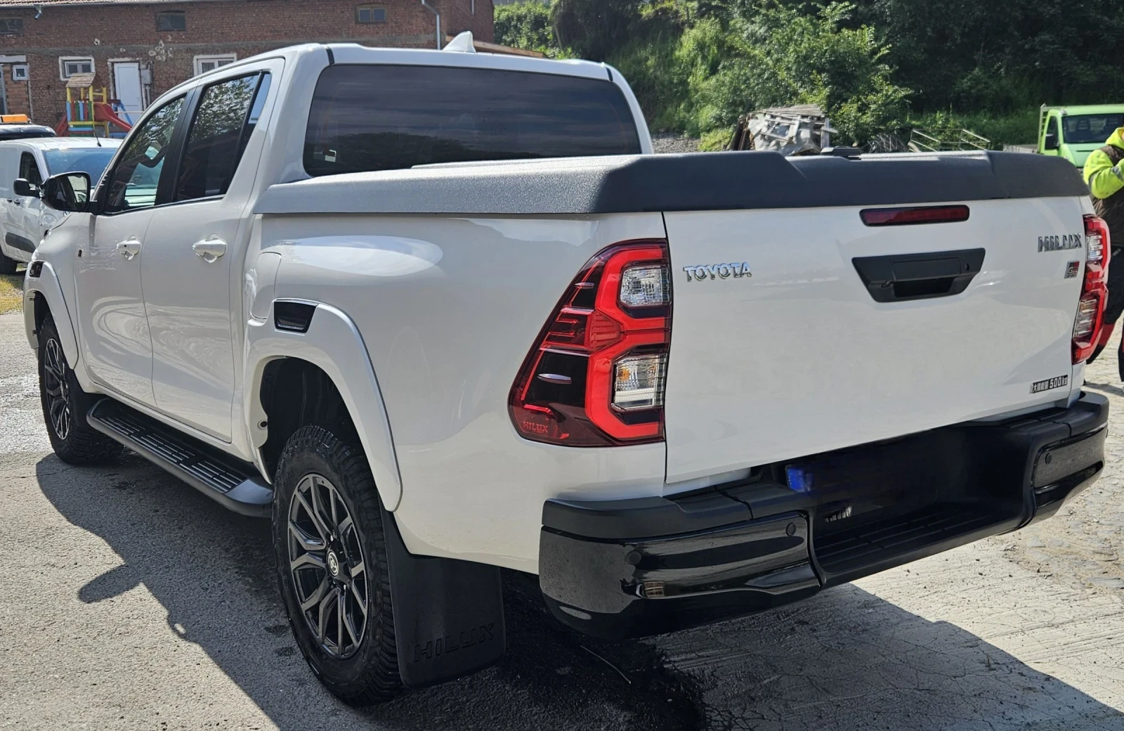Toyota Hilux GR 2.4d - изображение 6