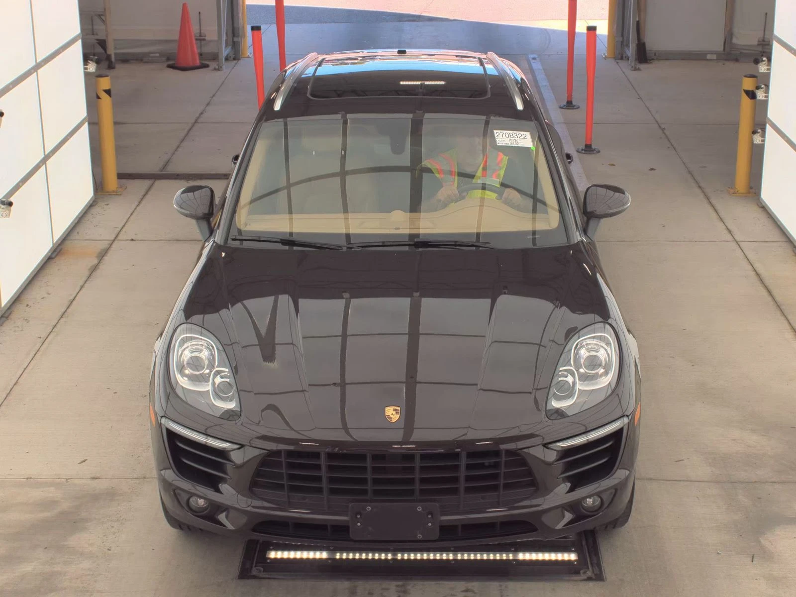 Porsche Macan S Обдух* BOSE* Ambient* М.Точка* Park Assist* Пано - изображение 2