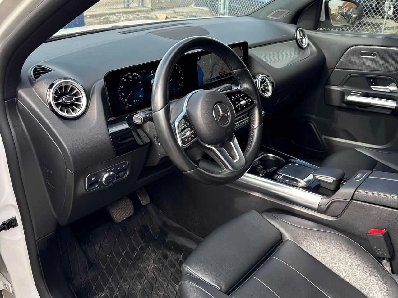 Mercedes-Benz GLA 250  CARFAX, снимка 5 - Автомобили и джипове - 54005956