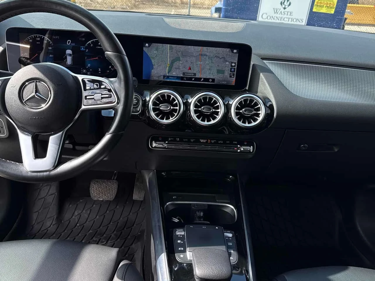 Mercedes-Benz GLA 250  CARFAX, снимка 9 - Автомобили и джипове - 54005956