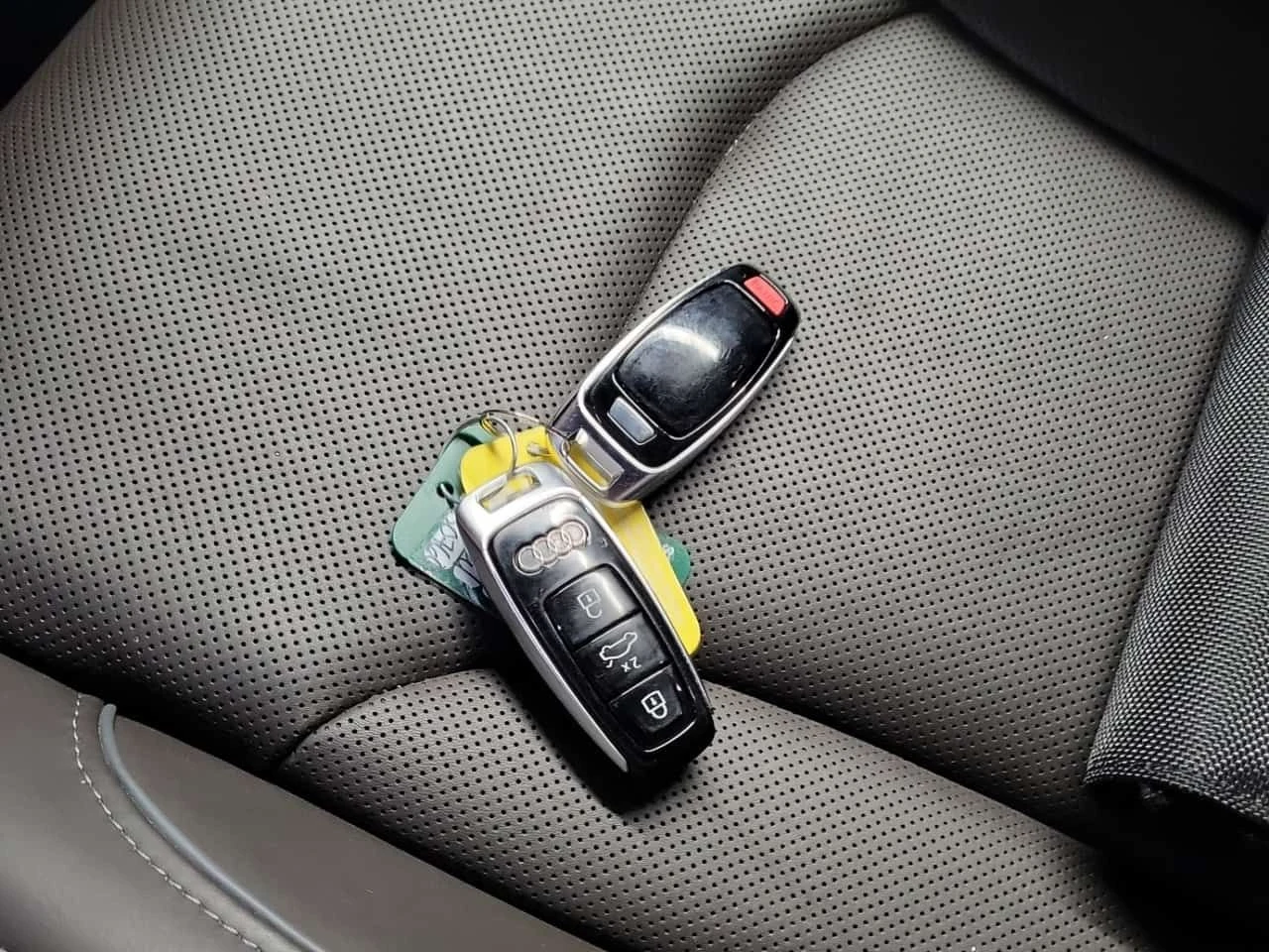 Audi Q8 TECHNIK/MATRIX/360/DISTRONIC/МАСАЖИ/B&O, снимка 8 - Автомобили и джипове - 54046515