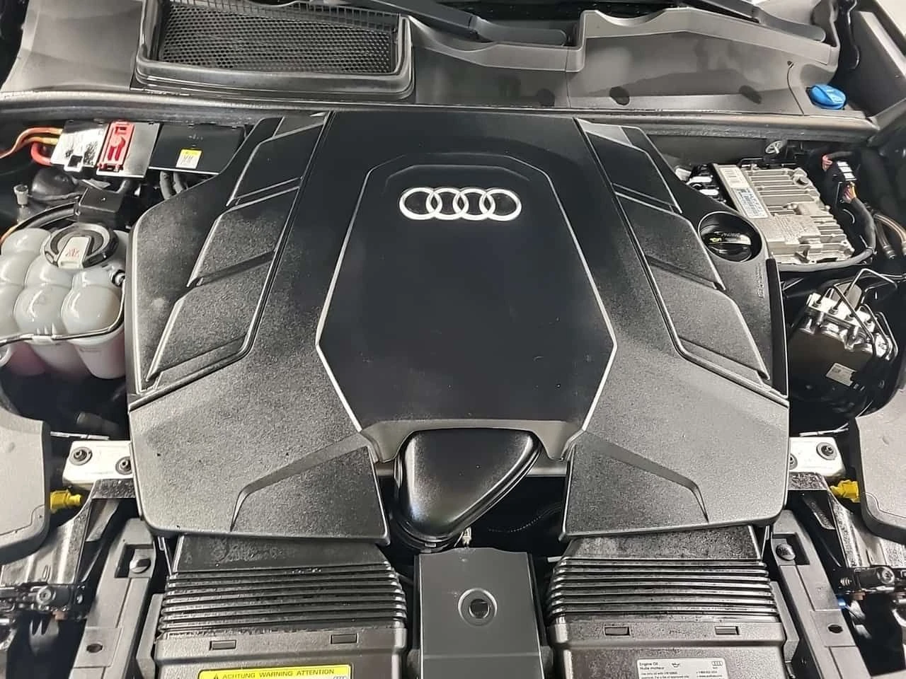 Audi Q8 TECHNIK/MATRIX/360/DISTRONIC/МАСАЖИ/B&O, снимка 16 - Автомобили и джипове - 54046515