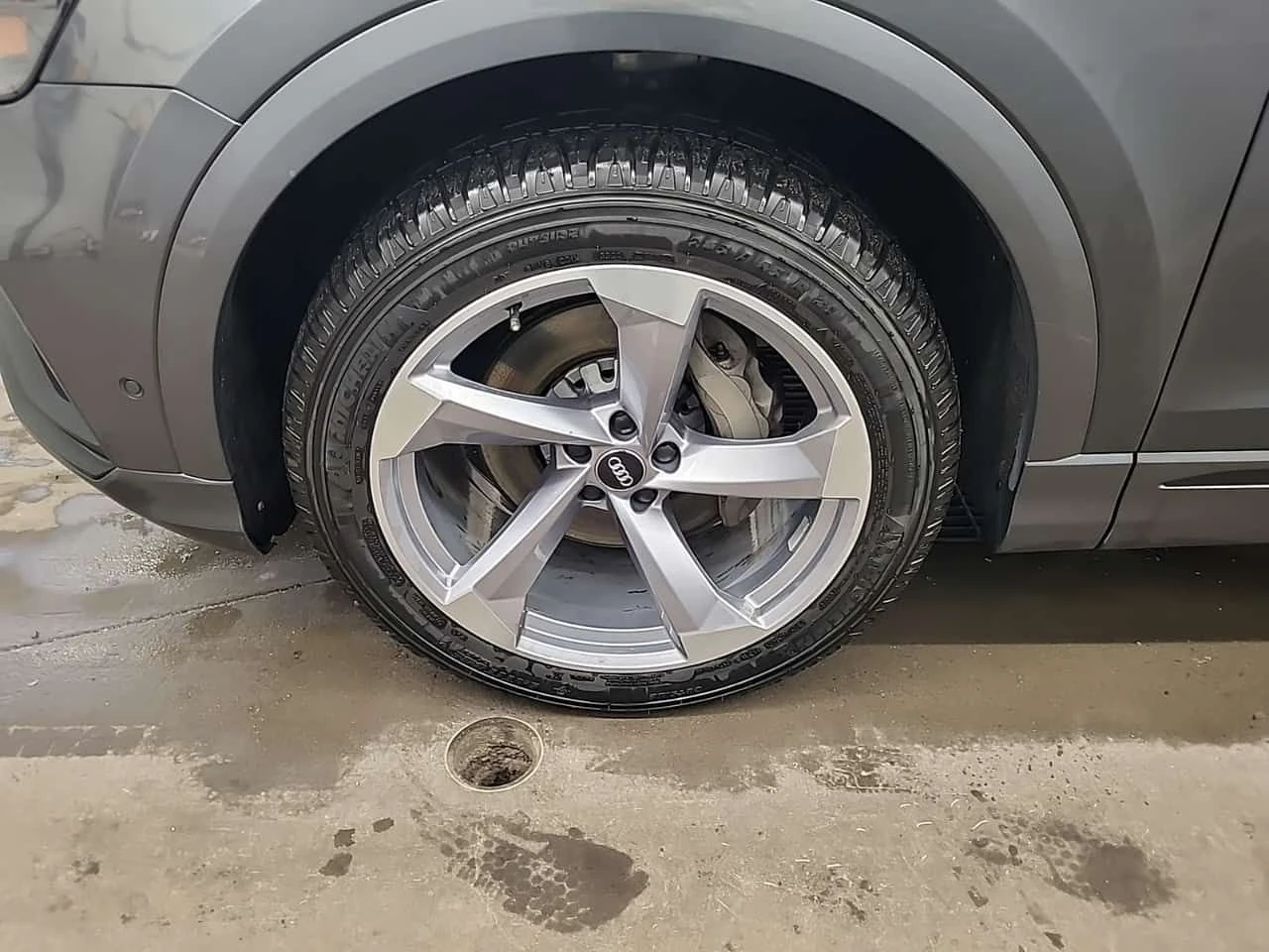 Audi Q8 TECHNIK/MATRIX/360/DISTRONIC/МАСАЖИ/B&O, снимка 6 - Автомобили и джипове - 54046515