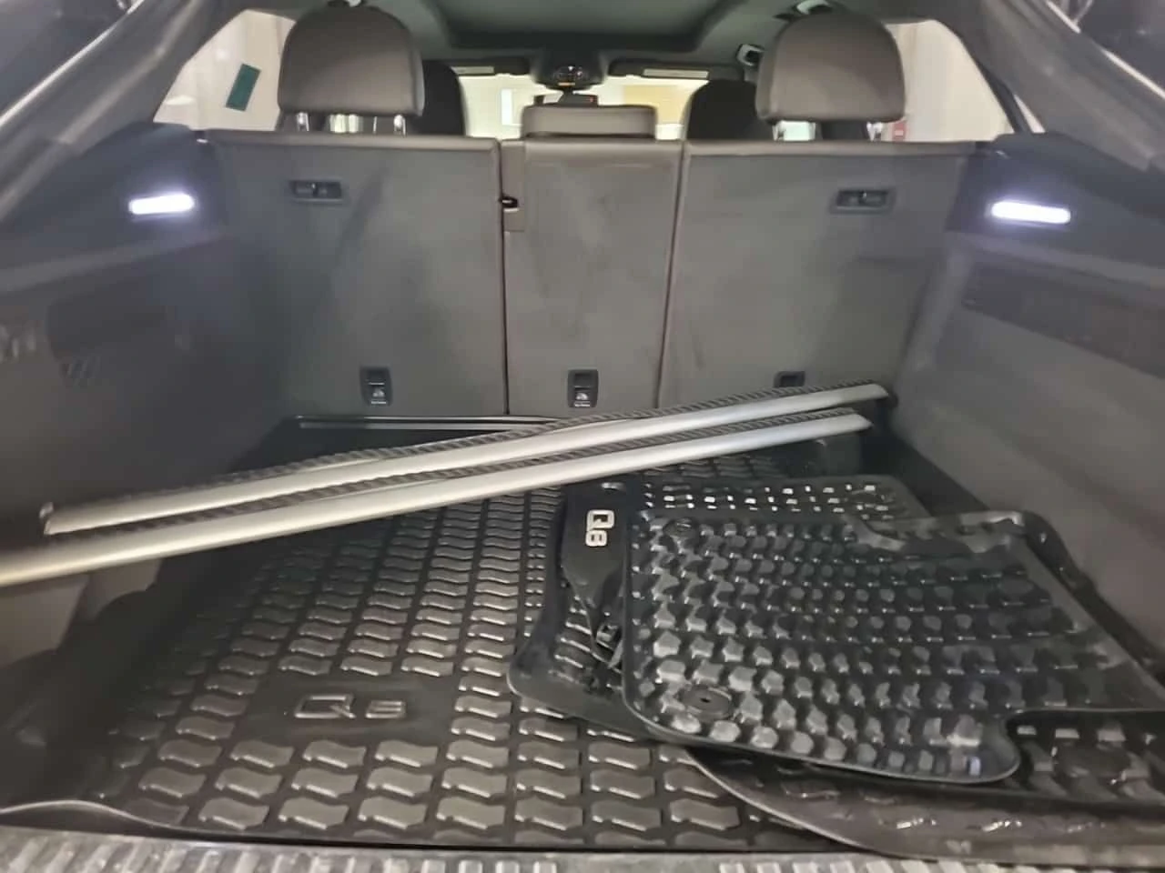 Audi Q8 TECHNIK/MATRIX/360/DISTRONIC/МАСАЖИ/B&O, снимка 14 - Автомобили и джипове - 54046515