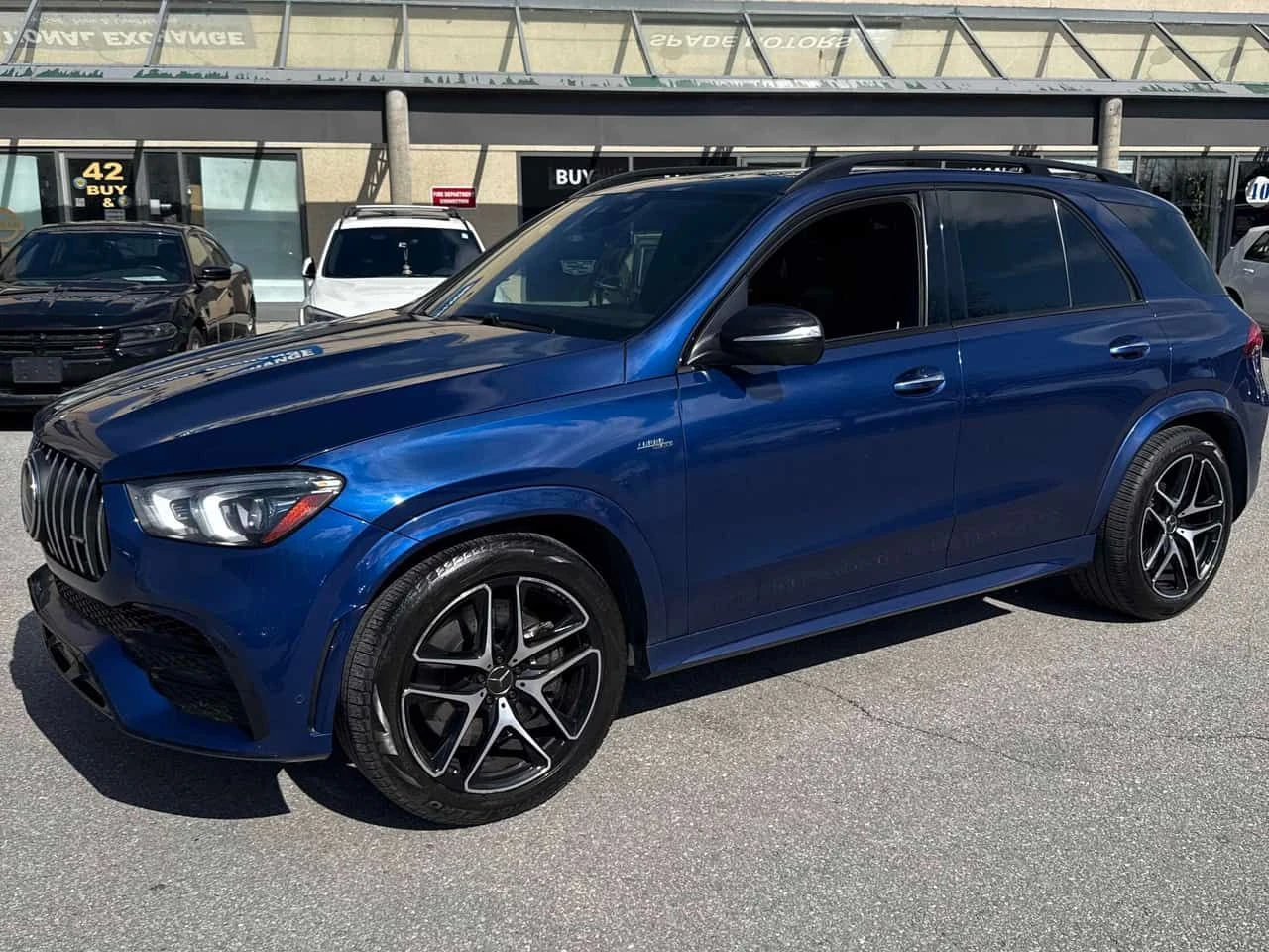 Mercedes-Benz GLE 53 4MATIC * МАСАЖИ * ДИСТРОНИК * 360 * ОБДУХВАНЕ * BURMESTER, снимка 11 - Автомобили и джипове - 54085263