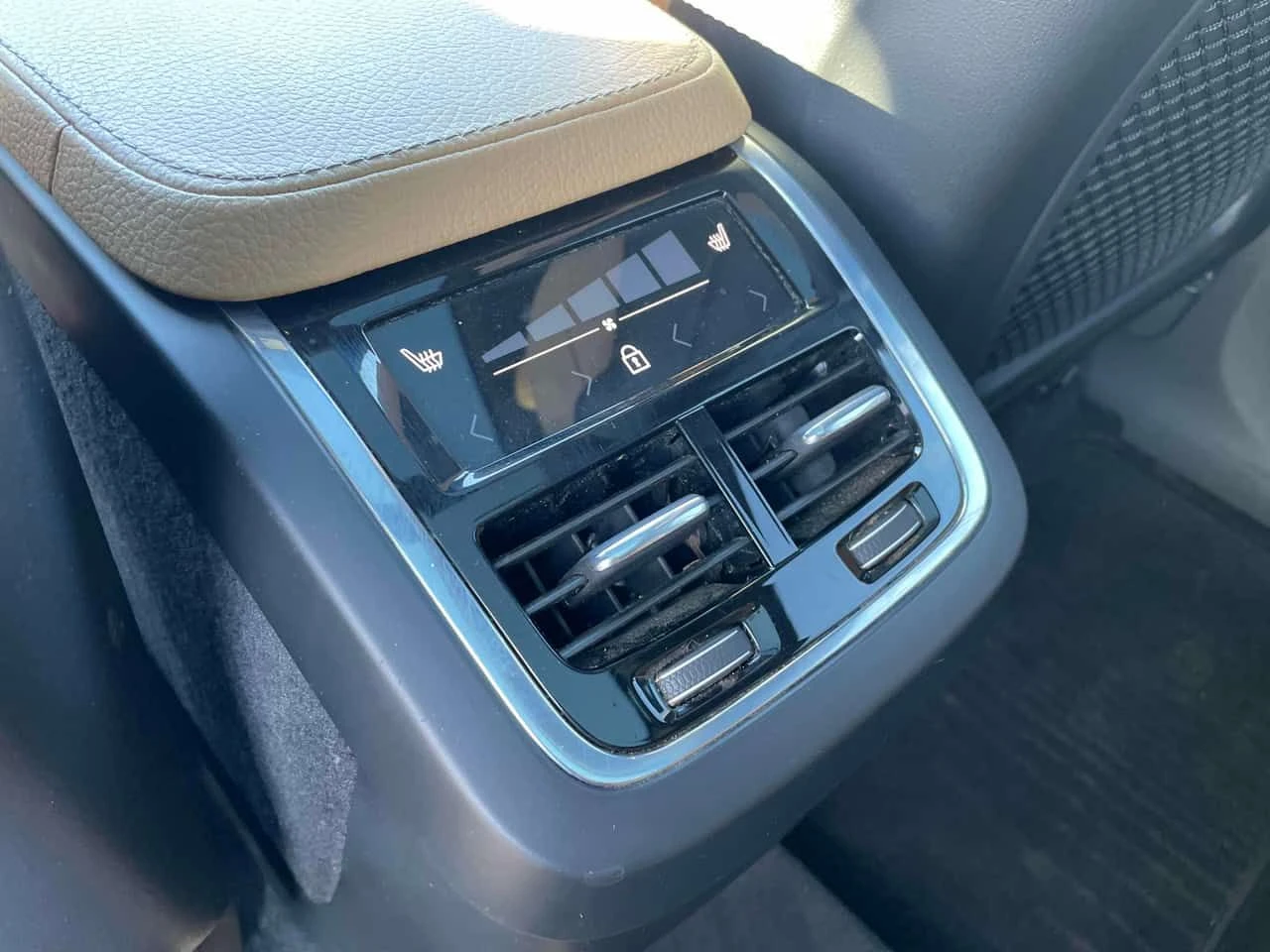 Volvo Xc90 * Momentum * 7 МЕСТНА* PANO* KEYLESS* ПОДГРЕВ* , снимка 13 - Автомобили и джипове - 54141868