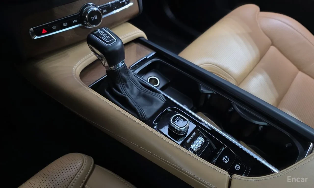 Volvo Xc90 Bowers & Wilkins* Head-Up* Pilot Assist, снимка 7 - Автомобили и джипове - 54799012