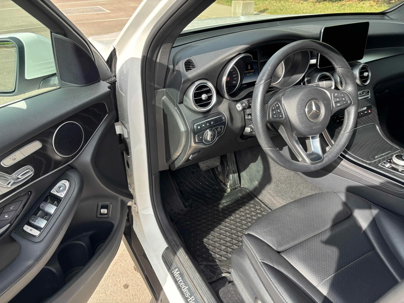 Mercedes-Benz GLC 300 ПАНОРАМА* ДИСТРОНИК * ПОДГРЕВ * 360CAM * , снимка 7 - Автомобили и джипове - 55038883