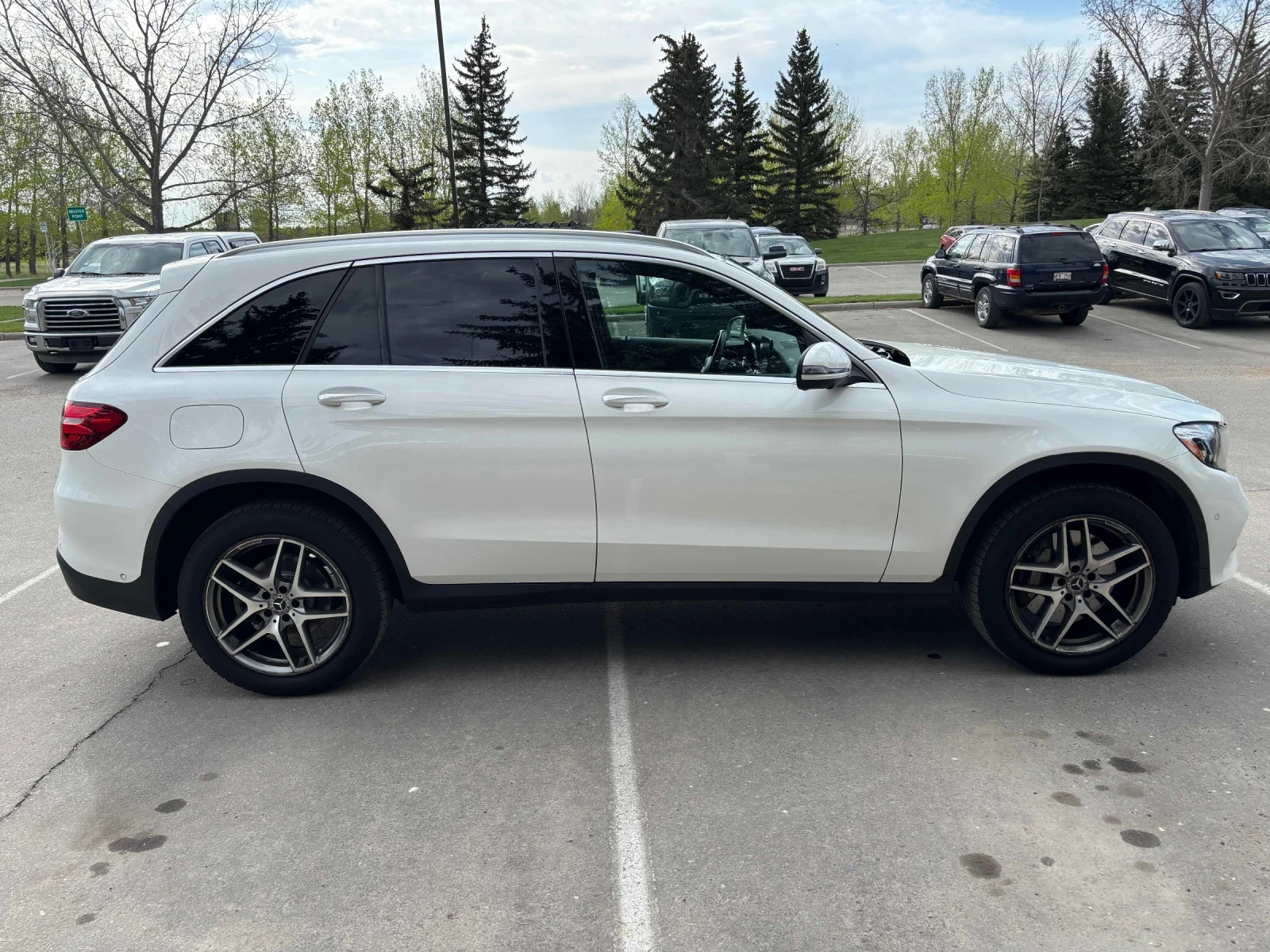 Mercedes-Benz GLC 300 ПАНОРАМА* ДИСТРОНИК * ПОДГРЕВ * 360CAM * , снимка 3 - Автомобили и джипове - 55038883