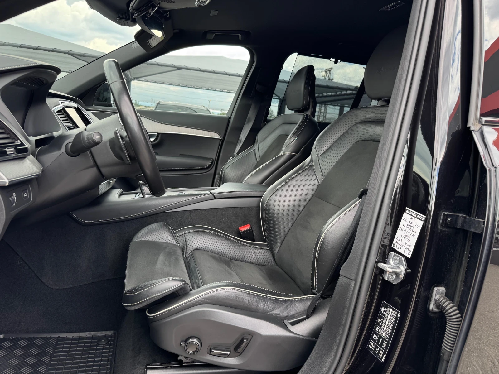 Volvo Xc90 B5* R-DESIGN* FACELIFT* BLACK EDITION* 7 МЕСТА* , снимка 8 - Автомобили и джипове - 55252806