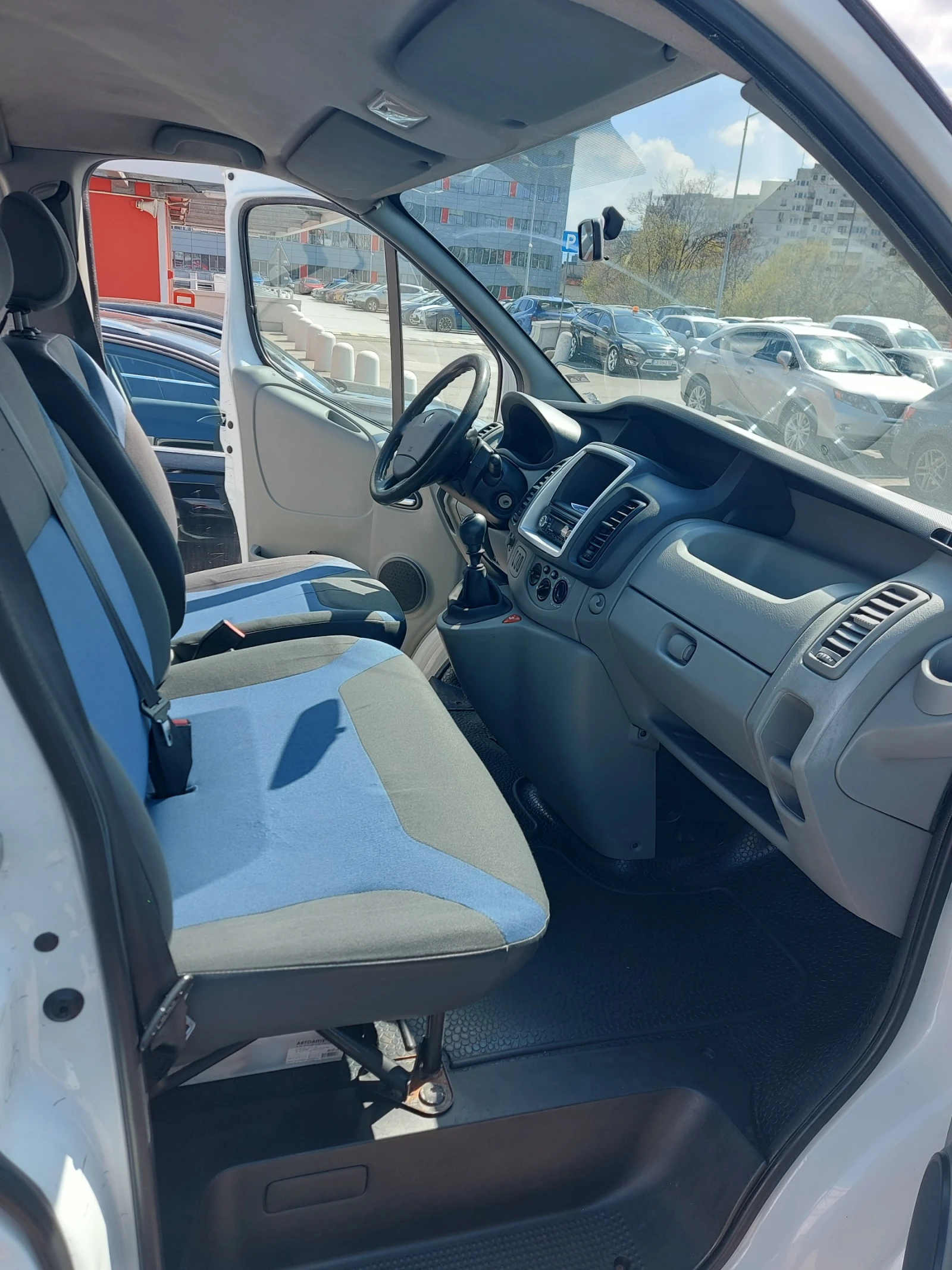 Renault Trafic 2.0 DCI - изображение 2
