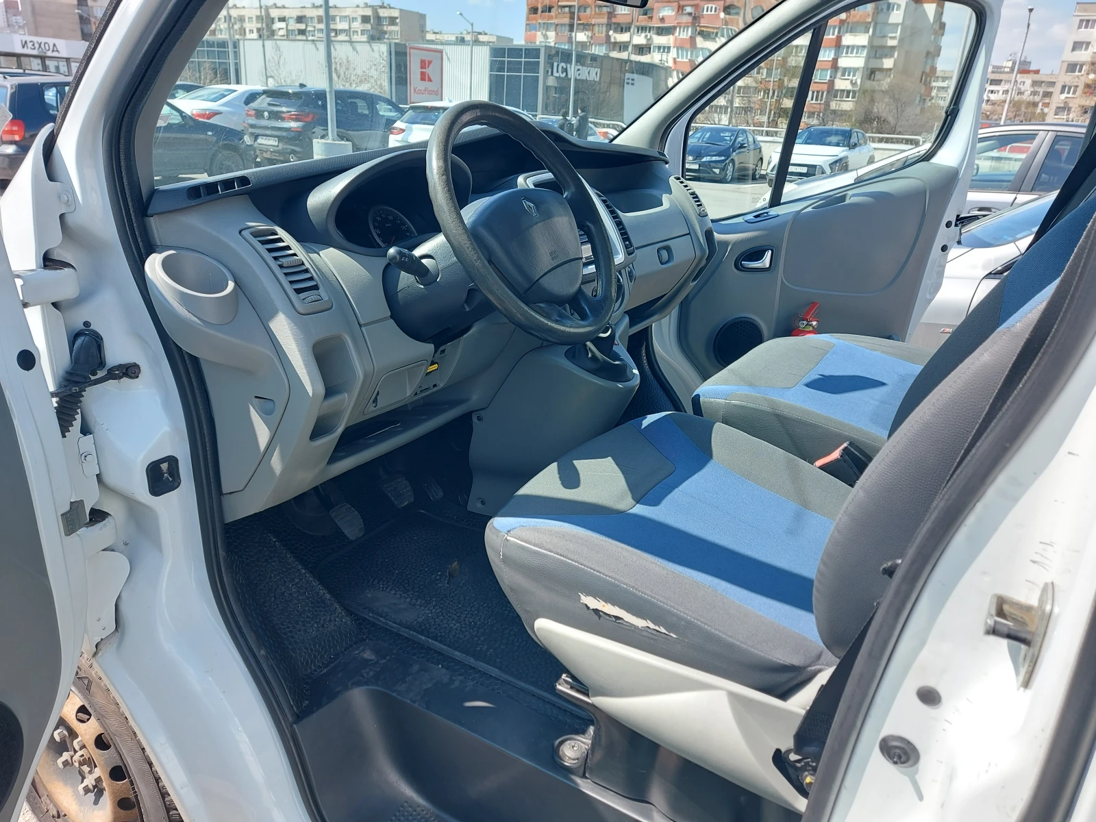 Renault Trafic 2.0 DCI - изображение 9