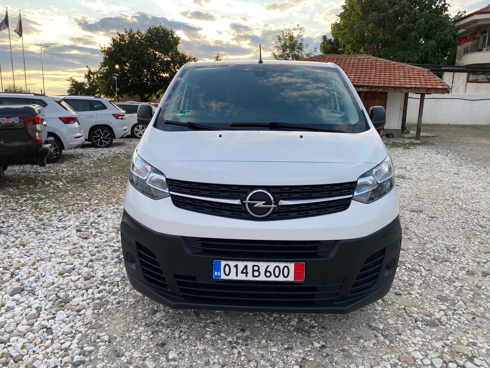 Opel Vivaro -2023г./2.0D/MAXI/КАТО-НОВ, снимка 2 - Бусове и автобуси - 55494026
