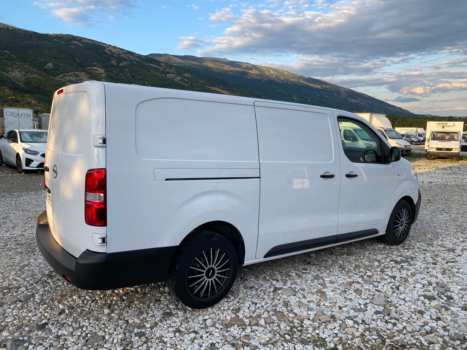 Opel Vivaro -2023г./2.0D/MAXI/КАТО-НОВ, снимка 4 - Бусове и автобуси - 55494026