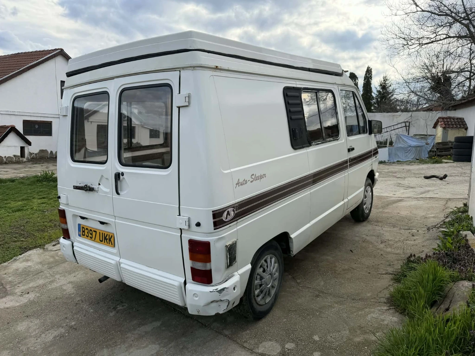 Кемпер Renault Trafic, снимка 6 - Каравани и кемпери - 54045850