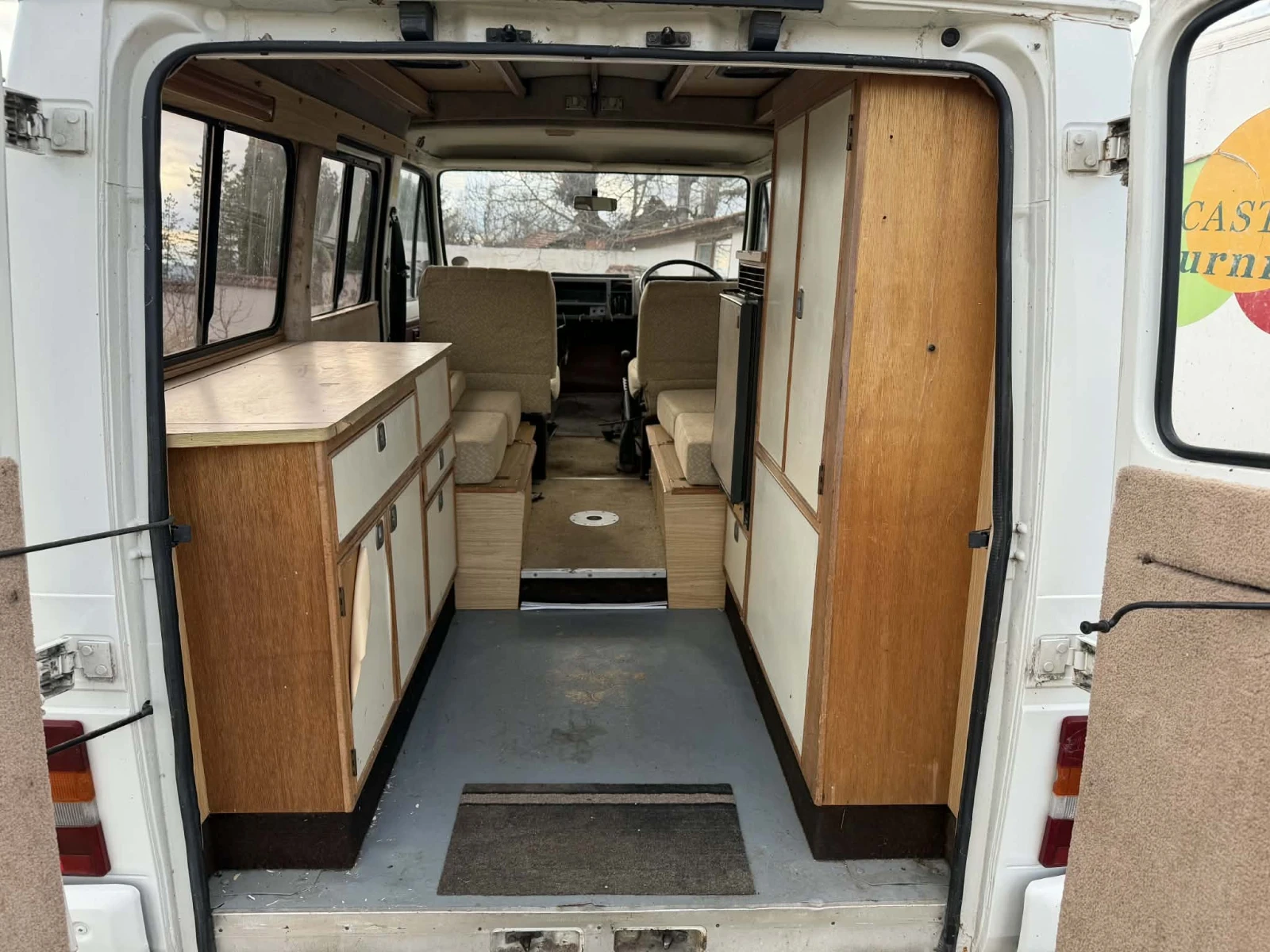 Кемпер Renault Trafic, снимка 8 - Каравани и кемпери - 54045850