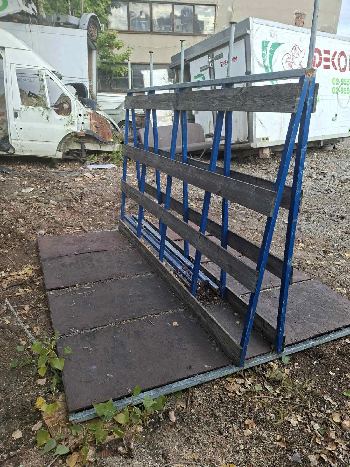 Стойка за Стъкла и Алуминиева дограма.