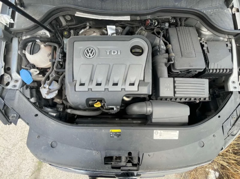 VW Passat кожен салон 2.0tdi ръчка, снимка 8 - Автомобили и джипове - 51009745