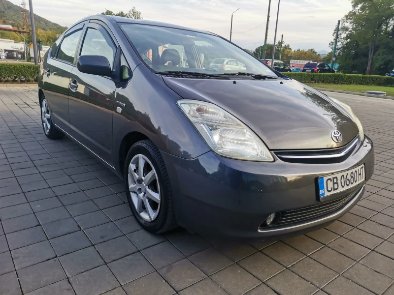 Toyota Prius 1.5i-hibryd, снимка 2 - Автомобили и джипове - 52264226