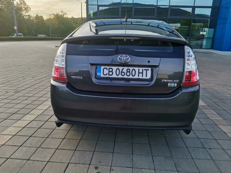 Toyota Prius 1.5i-hibryd, снимка 7 - Автомобили и джипове - 52264226