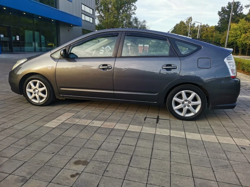 Toyota Prius 1.5i-hibryd, снимка 4 - Автомобили и джипове - 52264226