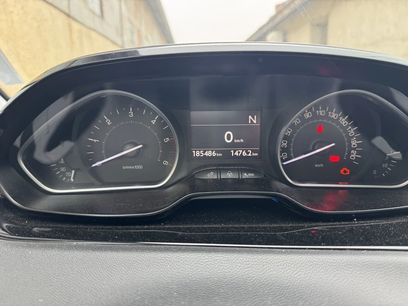 Peugeot 208, снимка 7 - Автомобили и джипове - 52465877