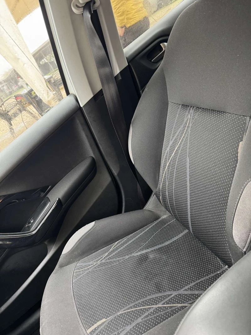 Peugeot 208, снимка 9 - Автомобили и джипове - 52465877