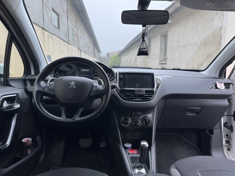 Peugeot 208, снимка 6 - Автомобили и джипове - 52465877
