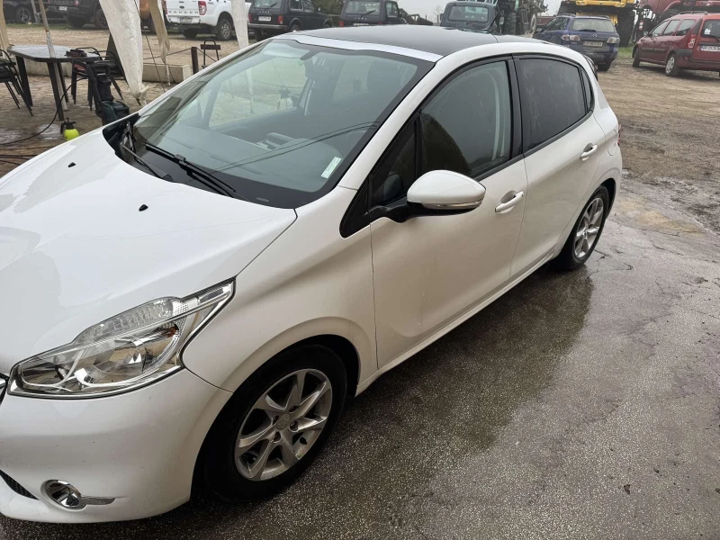 Peugeot 208, снимка 2 - Автомобили и джипове - 52465877