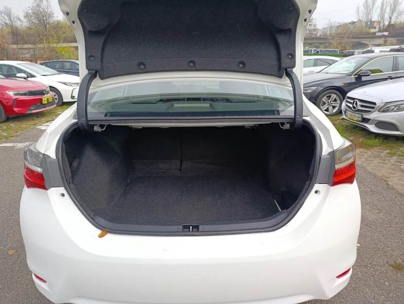 Toyota Corolla Corolla 1.6VVT-I LUNA, снимка 15 - Автомобили и джипове - 52472988