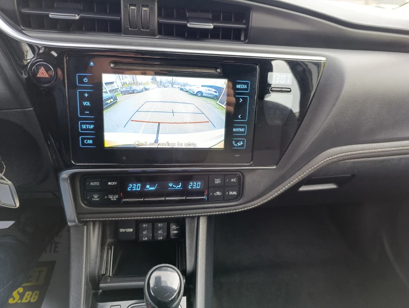 Toyota Corolla Corolla 1.6VVT-I LUNA, снимка 10 - Автомобили и джипове - 52472988