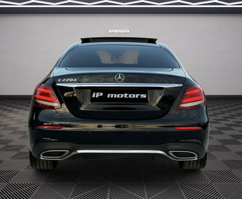 Mercedes-Benz E 220, снимка 2 - Автомобили и джипове - 52528678