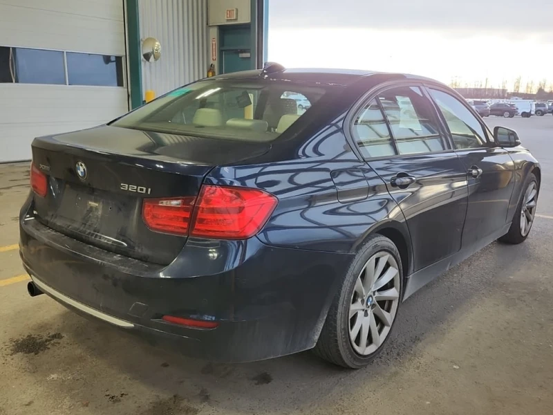 BMW 320 * 320I XDRIVE * CARFAX * ЦЕНА ДО БГ, снимка 3 - Автомобили и джипове - 52976747