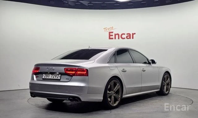 Audi S8, снимка 2 - Автомобили и джипове - 54327412