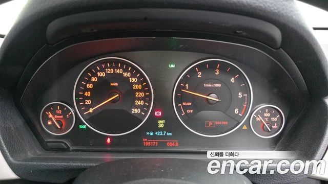 BMW 320, снимка 8 - Автомобили и джипове - 56077690
