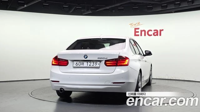 BMW 320, снимка 4 - Автомобили и джипове - 56077690